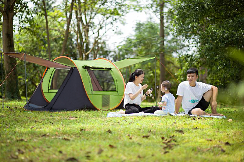 Pop up camping tent