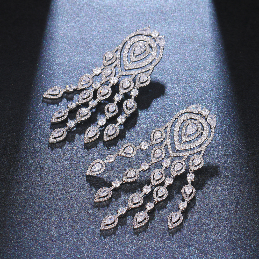 Elegant Earrings Collection: Discover Geometric Jewelry