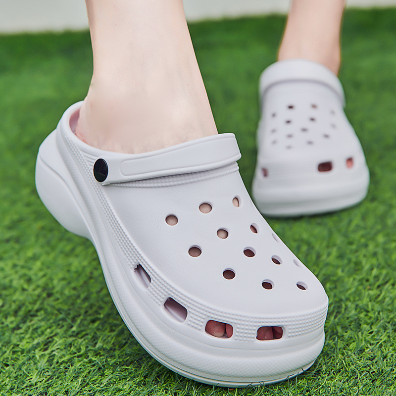 0c1332bf bf41 4a6c 995a 781480b0899b - Ladies Comfortable And Breathable Home Outdoor Dual-Use Slippers