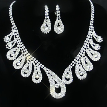 The new all-match bride bride wedding accessories  diamond suit set big chain necklace set—3