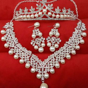 Europe and the United States foreign trade bride, jewelry, wedding, diamond, alloy crown, headdress, green flowers, Wedding Necklace three sets of batches—3