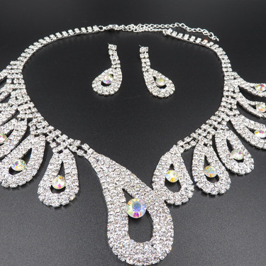 The new all-match bride bride wedding accessories  diamond suit set big chain necklace set—5
