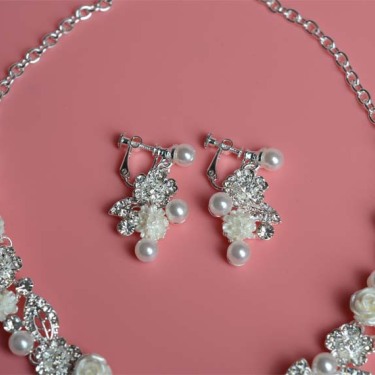 The bride jewelry pearls Earrings Set Wedding jewelry chain set new Korean heavy high-quality flowers—1