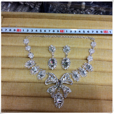 The bride Necklace Set golden diamond wedding accessories jewelry necklace white wedding wedding jewelry show—1