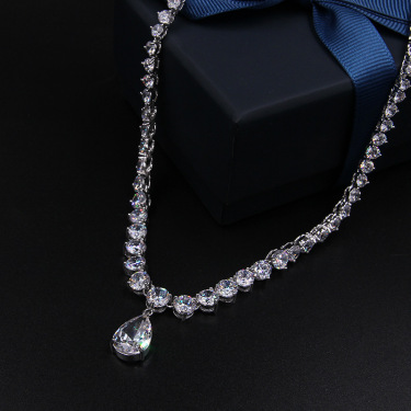 Elegant melody Zircon Necklace Earrings Set Wedding Bride Wedding Dress deep V Necklace Jewelry dinner party—1