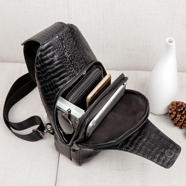 Men'sbag chest chest bag Korean male leather shoulder bag messenger bag leisure male Baotou cowhide—4