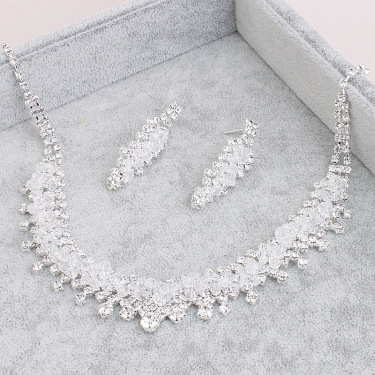 Bridal Tiara, three piece Wedding Necklace, Earring Jewelry Set, European and American big wedding accessories—2