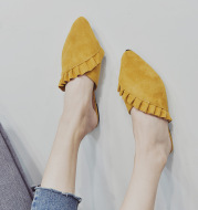 Fashion-forward wear sandals without heels and pointed toes