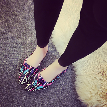Printed flat shoes—3