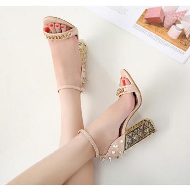 Summer toe chain with a buckle—3
