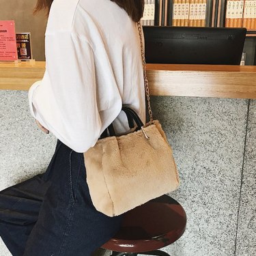 Women's cute plush shoulder bag—2