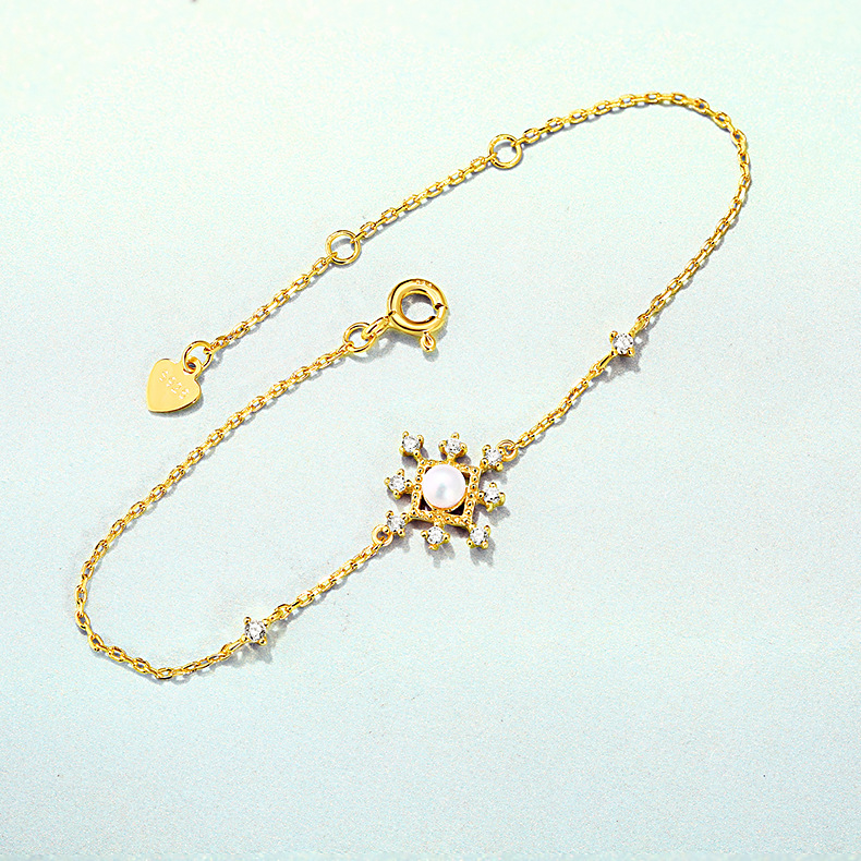 Grazia Jewelry Golden Snowflake