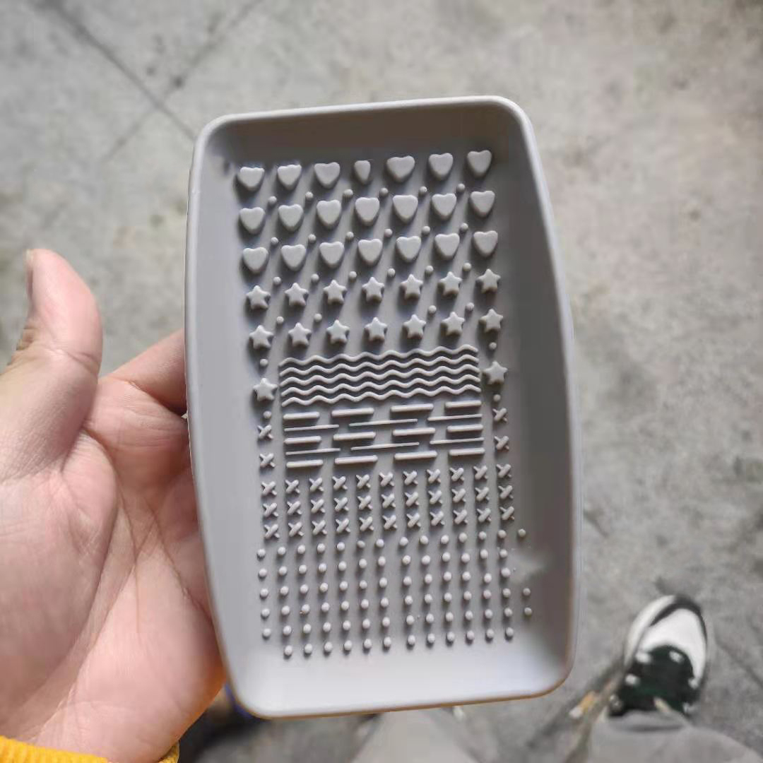 Color: Grey - Square Scrubbing Pad Hand Hold Scrubbing Plate Cleaning Makeup Brush Silicone Pad