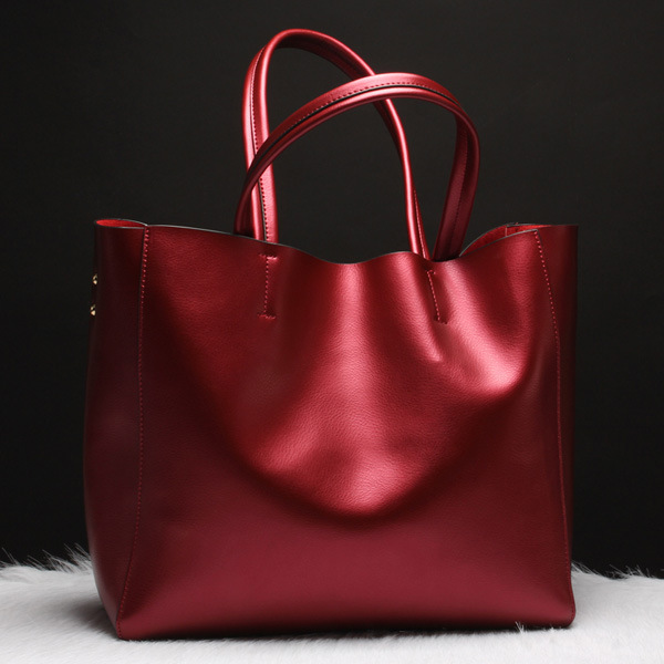 Discount price
        $55.20
        
        Flash Sale
        
        Bags Women 2021 New Mummy Bags European And American Fashion Women'S Bags Shoulder Bags Handbags One Drop Shipping Bags
        
        Select
        Color: Wine Red
        Bronze
        Blue
        Black
        
        After-sales Policy
        
        Details
        Product information:
        
        Material: High quality cowhide 
        
        Color: Silver, bronze, wine, red, blue and black 
        
        Accessories: Shoulder straps 
        
        Suitable place: leisure party, work and shopping 
        
        Back method: one shoulder/hand/slung 
        
        Structure: 1 main bag/1 liner 
        
        Size: 34CM long, 15CM wide, 31CM high
        
        
        Packing list: 
        
        Shoulder bag x1