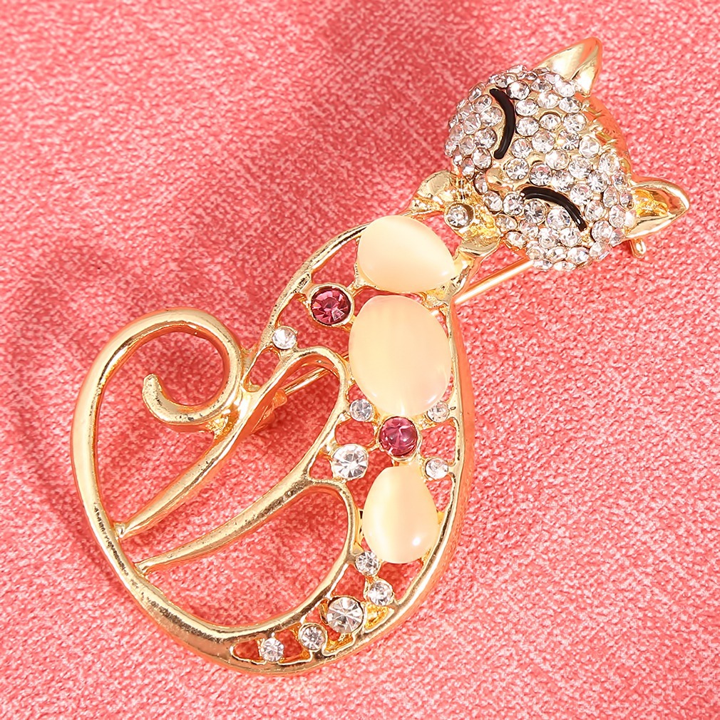 1620979025671 Golden Cat Inlaid Diamond Alloy Brooch Korean Personality Fashion Pin All-Match Simple Clothing Accessories