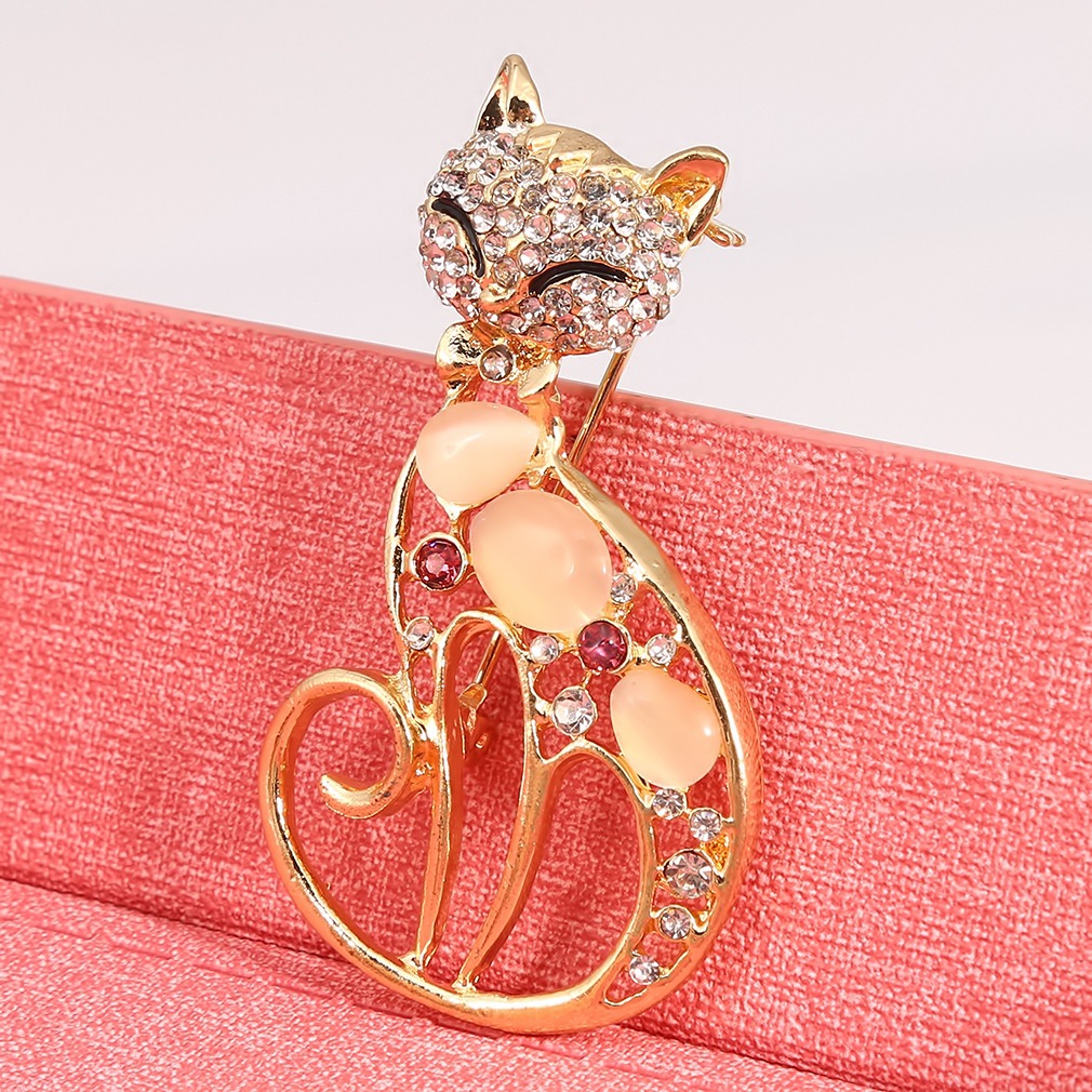 1620979025676 Golden Cat Inlaid Diamond Alloy Brooch Korean Personality Fashion Pin All-Match Simple Clothing Accessories