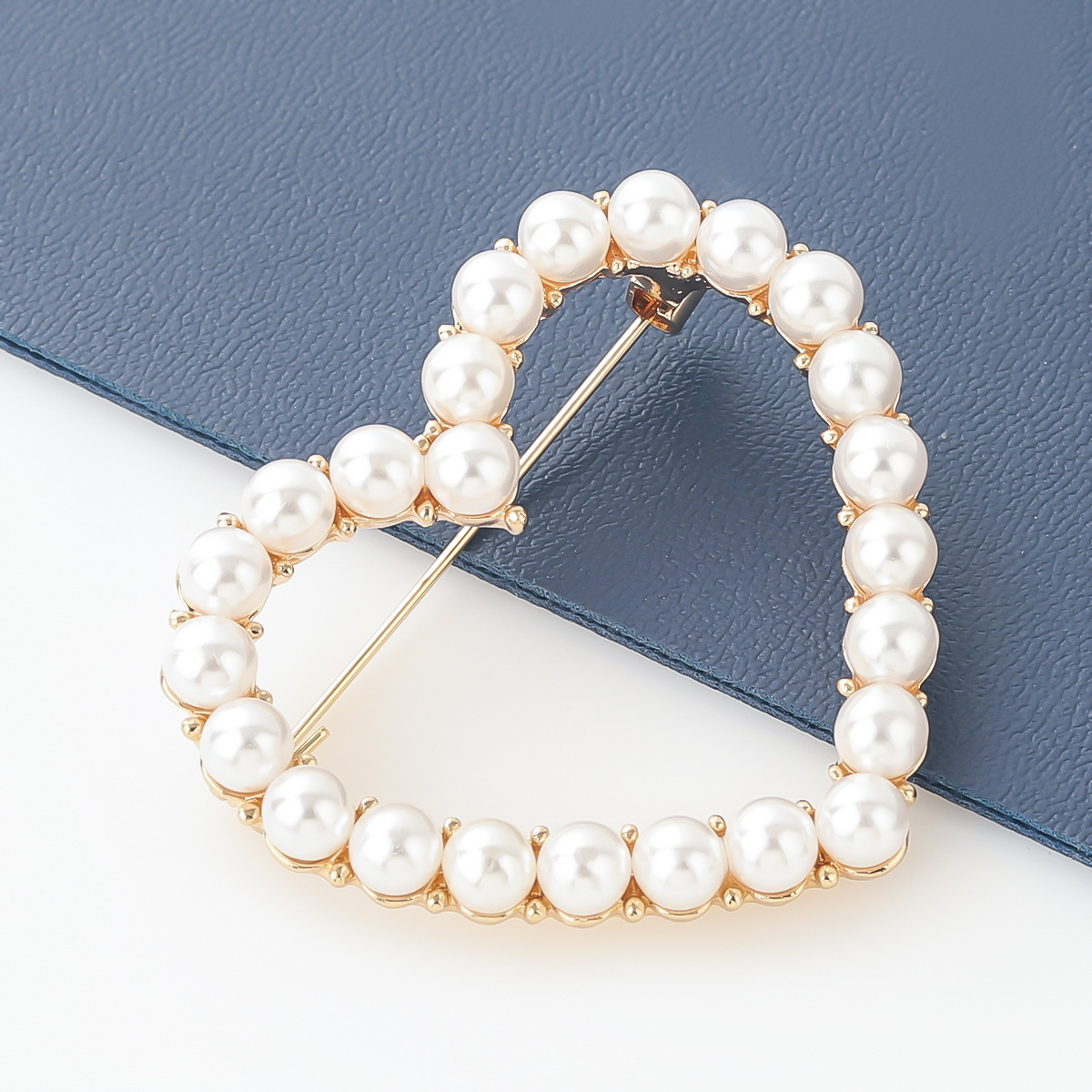 Alloy Inlaid Pearl Heart-shaped Brooch - CJdropshipping