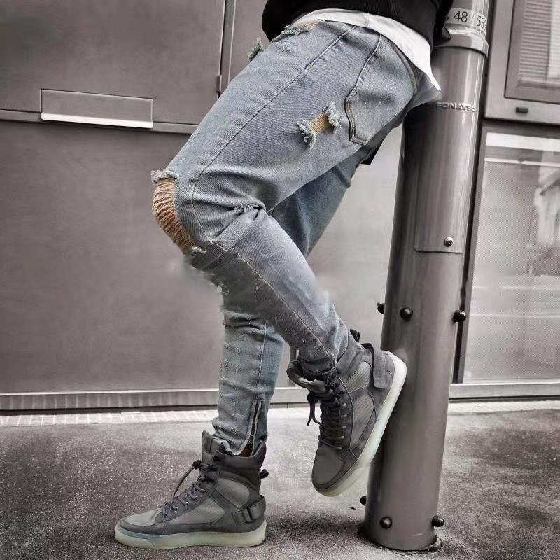 1636898870721 - Vintage shredded jeans