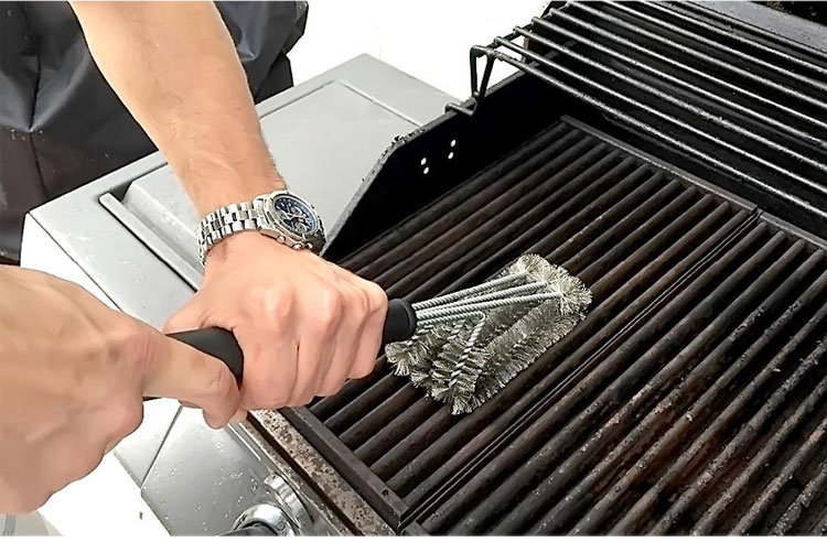 B Style Barbecue Grill Cleaning Brush | Petra Shops
