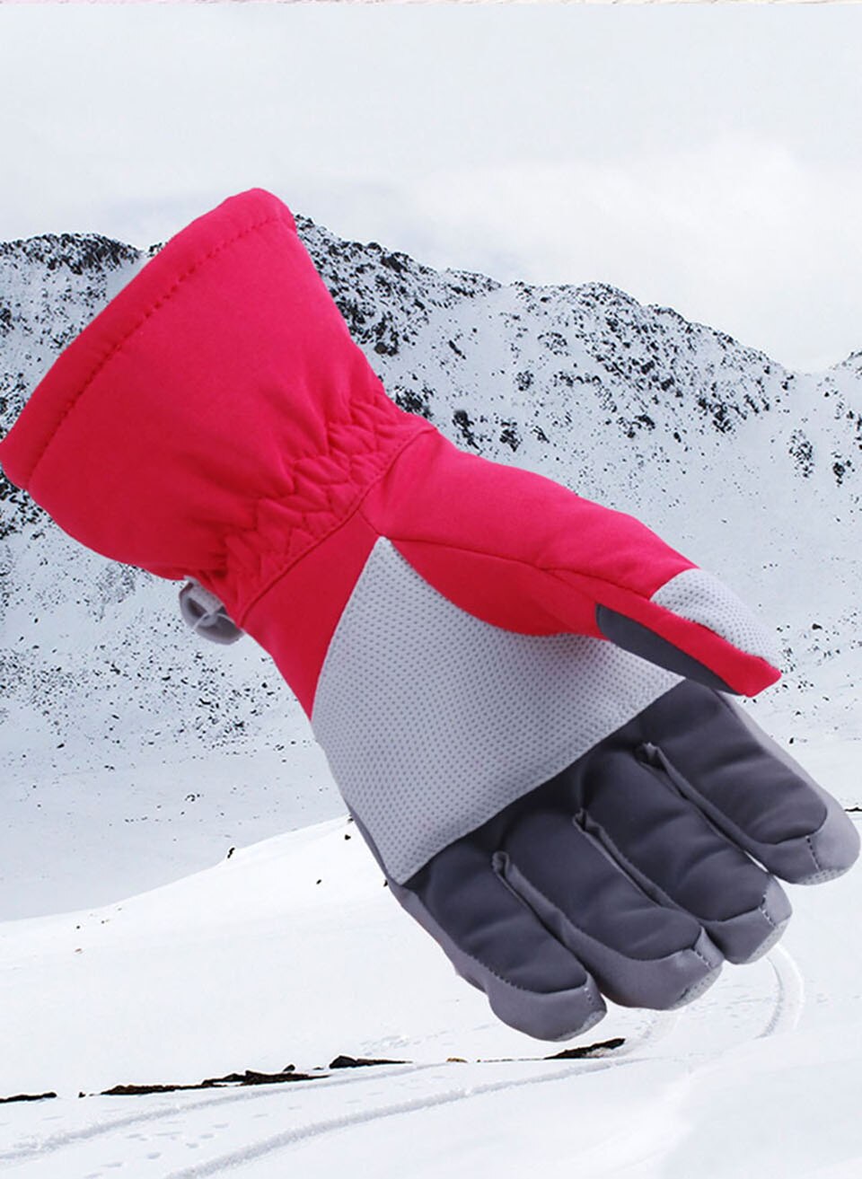 Thick Ski Gloves for Winter Adventures