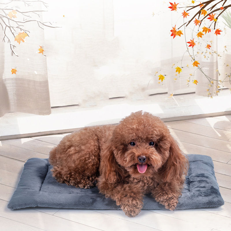 A waterproof, bite-resistant kennel pad for dogs is an ideal accessory for pet owners who want to ensure their furry friends stay comfortable and dry. With its waterproof properties, the pad can withstand any accidents or spills and is easy to clean.
