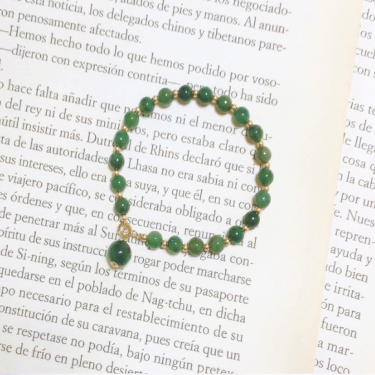 Handmade in dark oil green jade 14k bag gold small gold beads white bracelet goddess—4