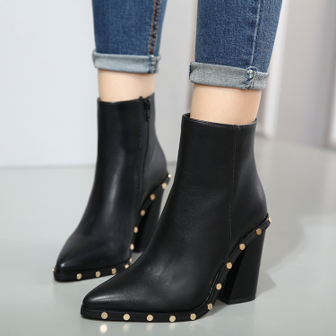 Rivet decoration pointed thick heel ankle boots—1