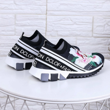 Super trendy and comfortable women's sneakers—3