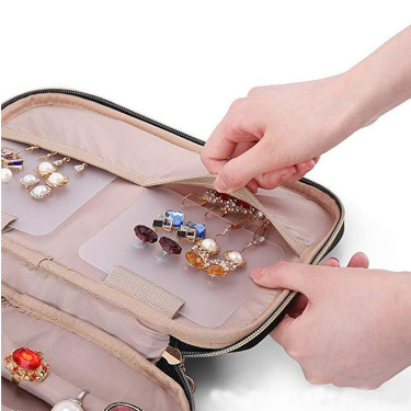 Portable jewelry storage bag—2
