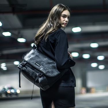 Comepack all black fashion large fashion postman bag—1