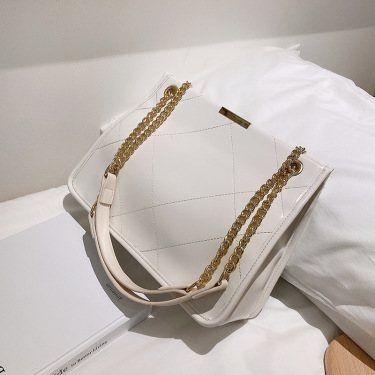 Chain shoulder messenger bag—2