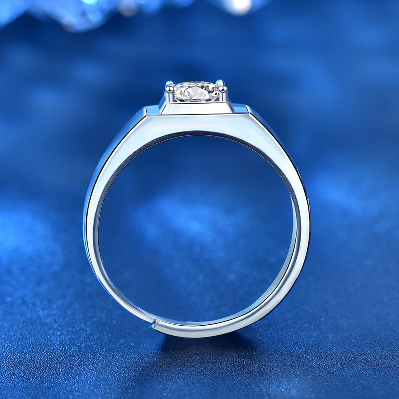 Men's Ring with Sterling Silver and Moissanite