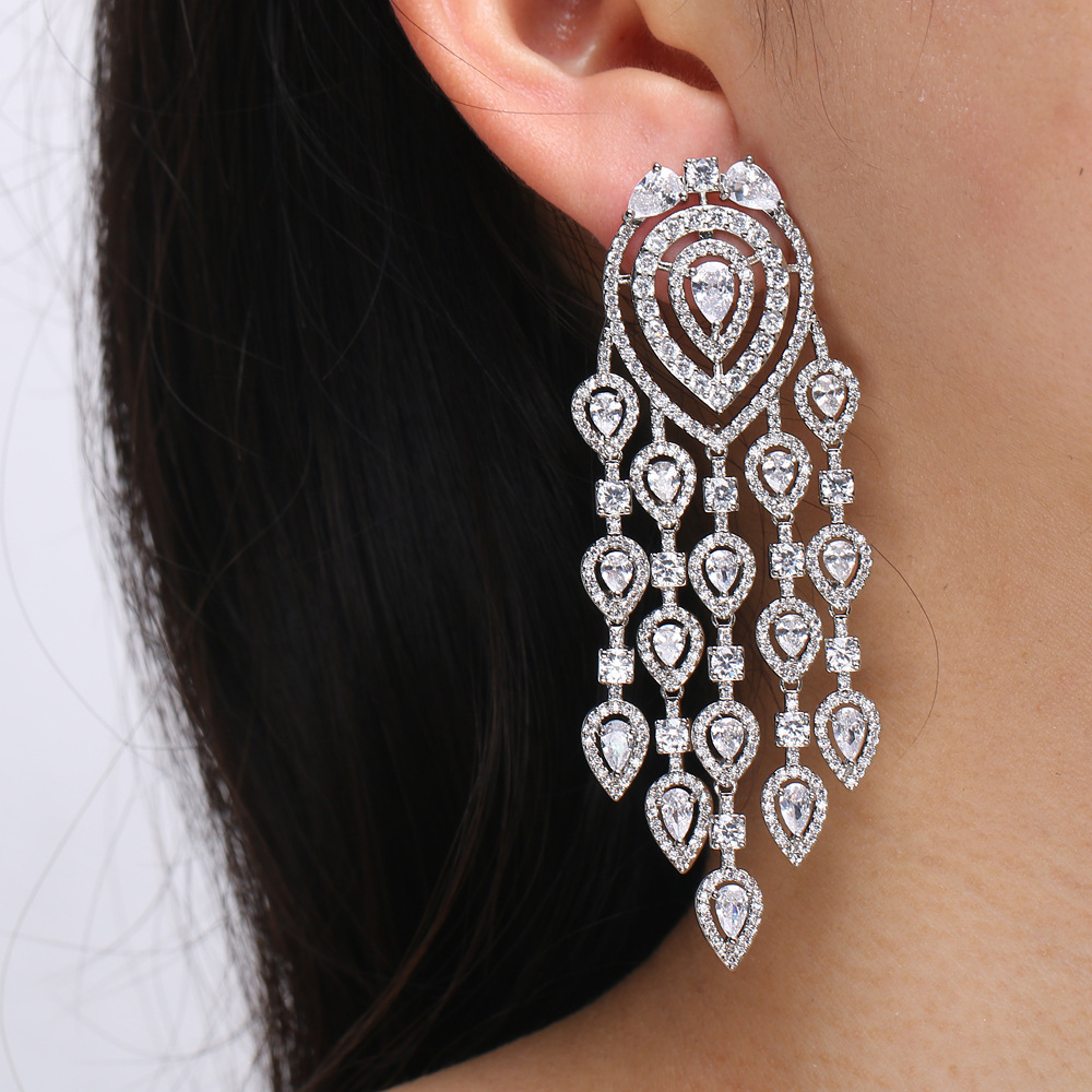 Elegant Earrings Collection: Discover Geometric Jewelry