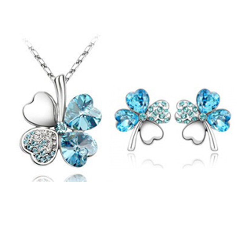 3c61a454 e13b 4895 83c2 911ea0f5c1fd - Four-leaf clover crystal necklace earrings