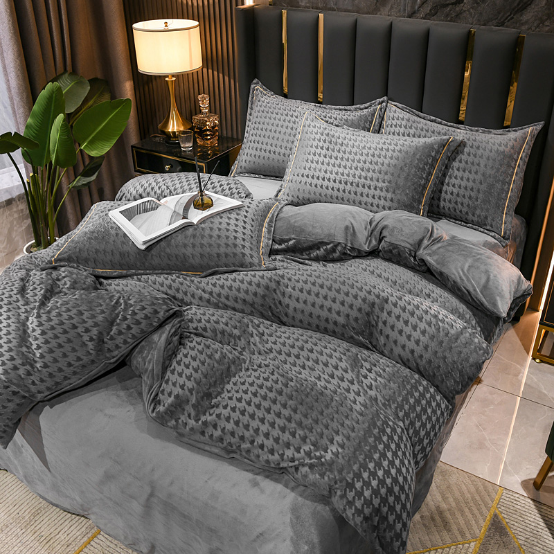 Threedimensional Carved Velvet Senior Fourpiece Thick Bed Sheet