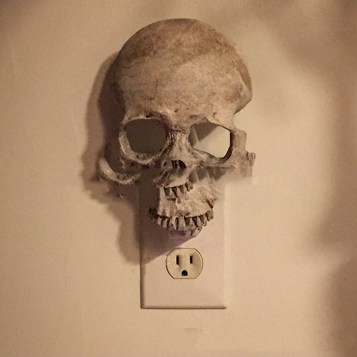 Gothic Skull Night Light Resin Lamp for Halloween Decor Decorative Light Skeleton Atmosphere Modulation