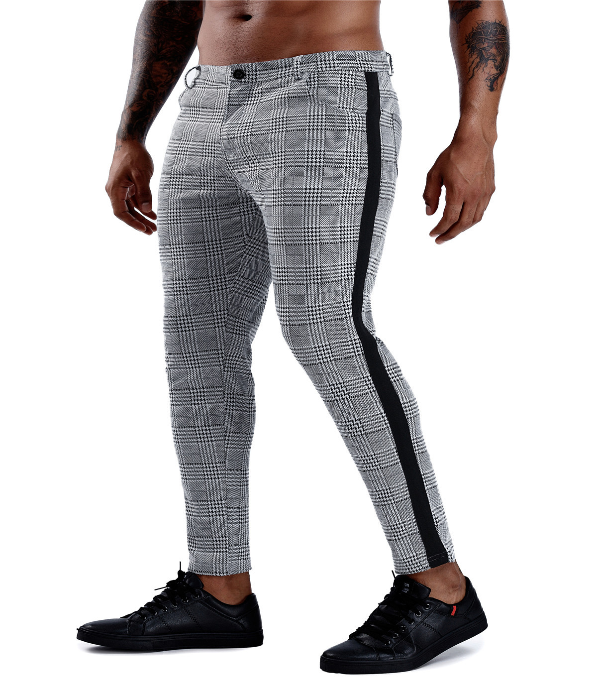 47803dbe 5a64 4477 83ab 30dbd22442be - Tapered leg men's checkered trousers