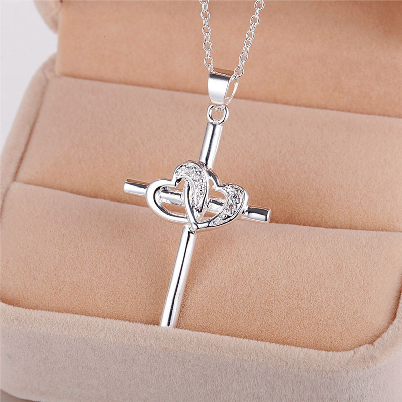 48a5b336 7fe4 4721 880a f92d4fa16e57 - Fashion Heart-shaped Stone Cross Necklace