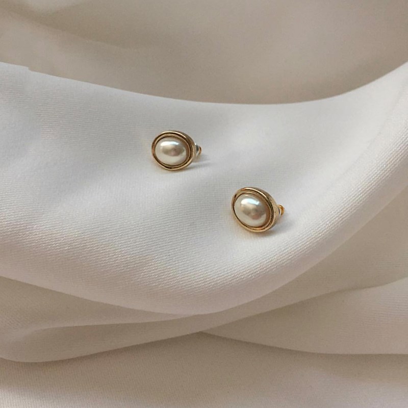 Retro Gold-encrusted Pearl earring