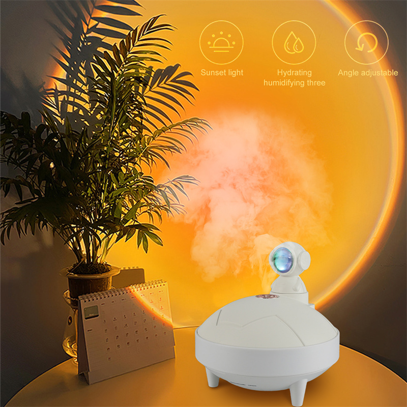 360° Rotating Astronaut Lamp & Humidifier - USB, 2 Spray Modes, Sunset Projector