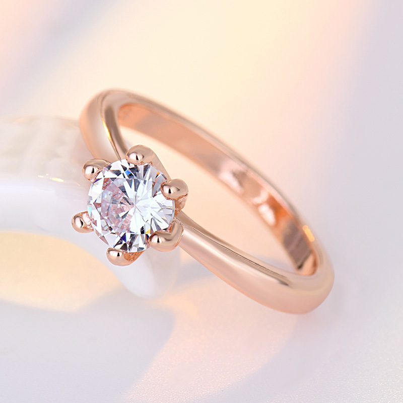 diamond six-claw zircon ring