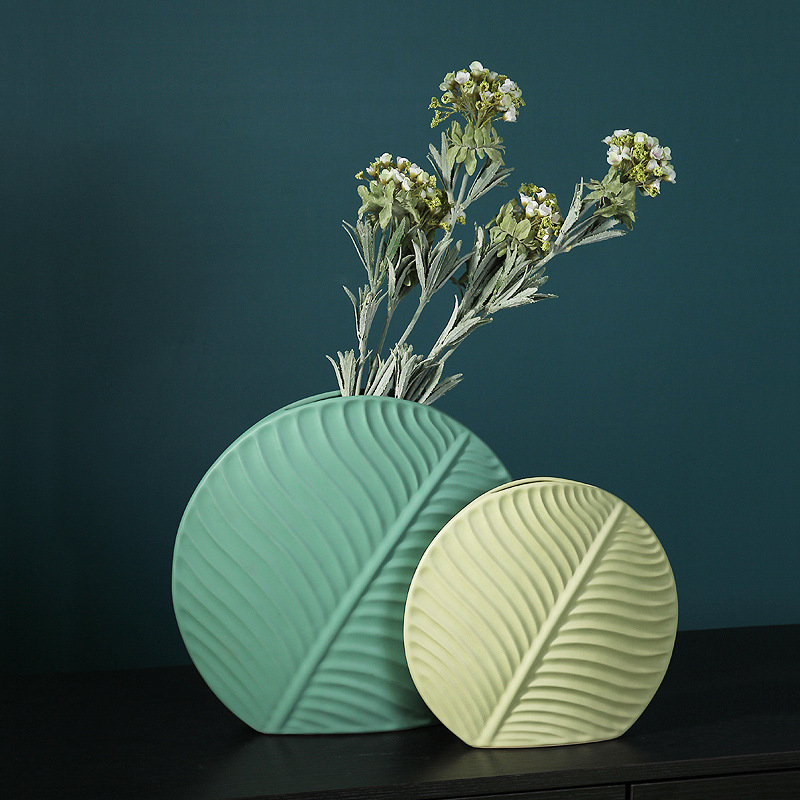 Vase rond motif feuille en céramique présentation modèles Vert avec fleurs & Gris