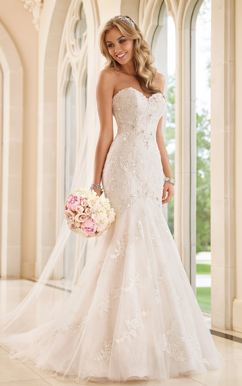 Strapless Floral Embroidery Bodycon Mermaid Wedding Dress