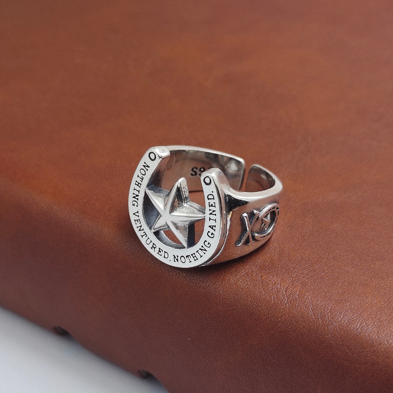 The Men's Silver Star Ring - A Statement Piece for Men's Fashion
