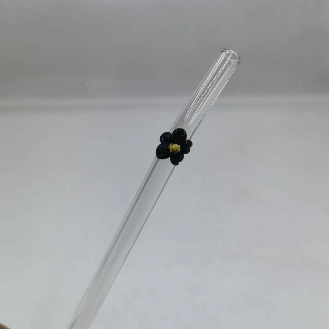 Straw cocktail glass black flower