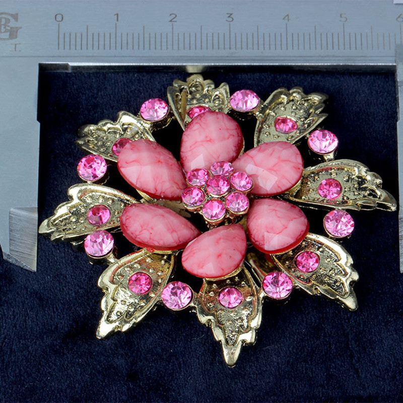 red high-end diamond-studded brooch size information