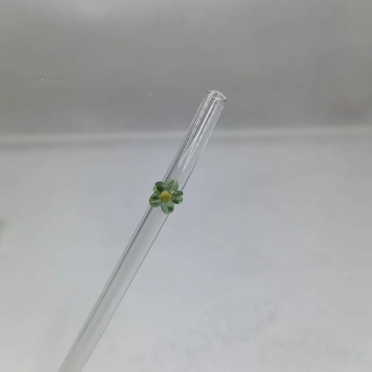 Straw cocktail glass green flower