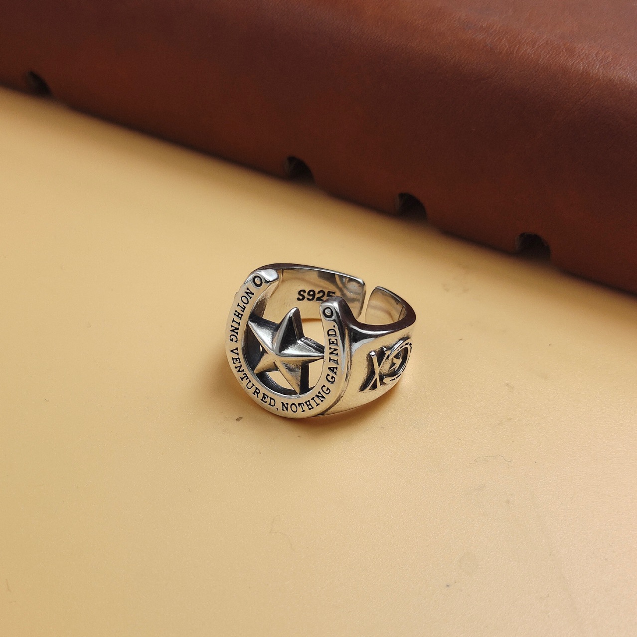 Men's Silver Star Ring - A Combination of Style and Sophistication