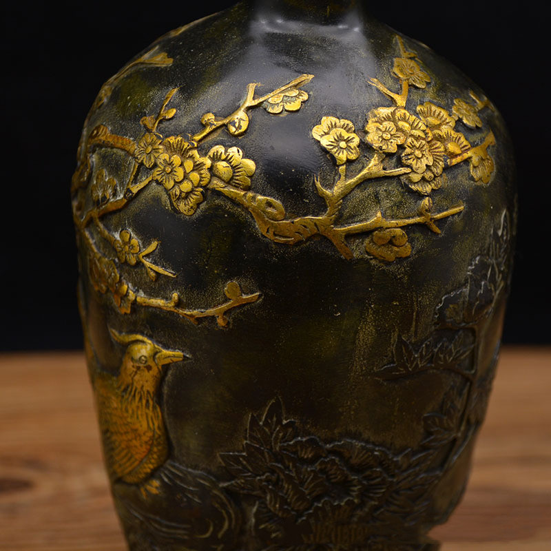 Vase chinois motif oiseaux dorés détail du motif
